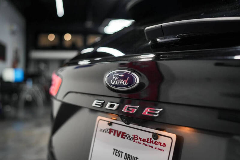2023 Ford Edge Titanium