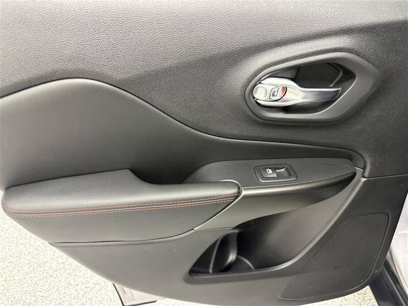 2020 Jeep Cherokee Trailhawk