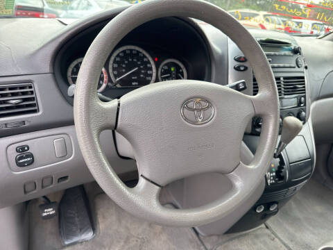 2007 Toyota Sienna LE 7-Passenger