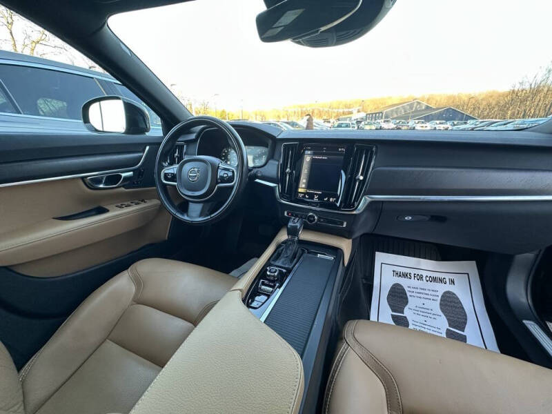 2018 Volvo V90 Cross Country T5