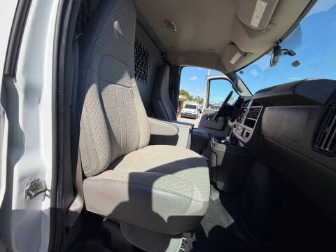 2022 Chevrolet Express 2500