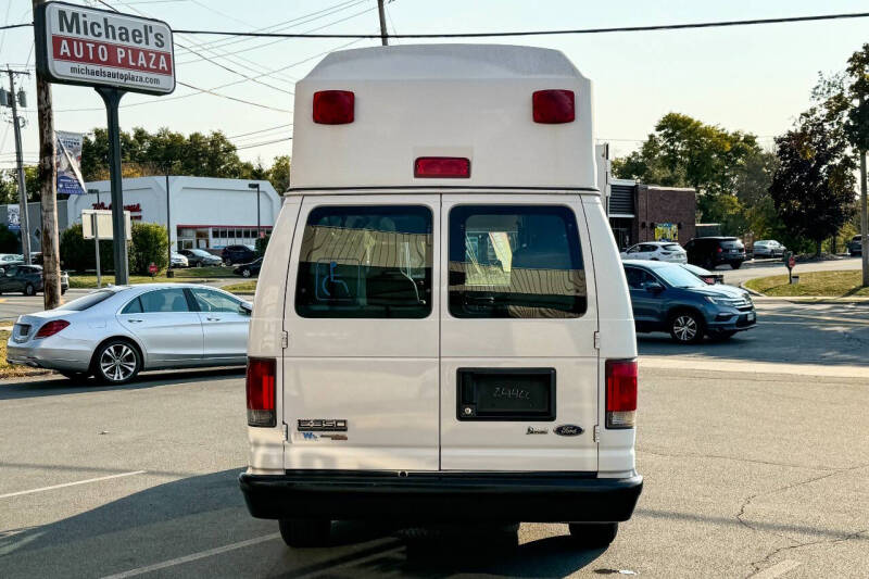 2011 Ford E-Series E-350 SD
