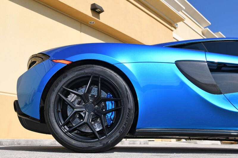 2016 McLaren 570S Base photo 5