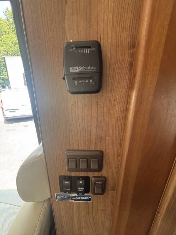 2015 Winnebago ERA BM170X