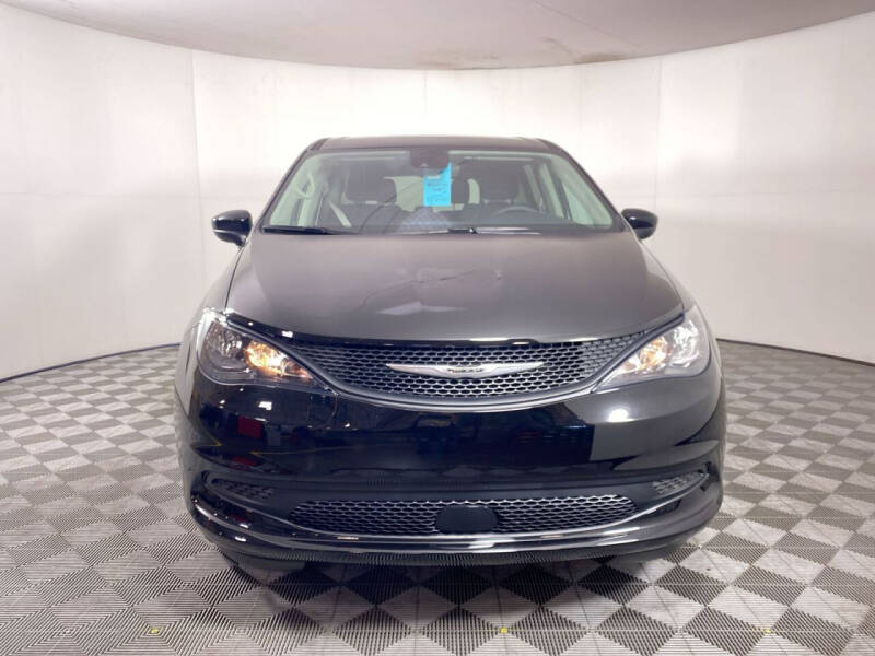 2024 Chrysler Voyager LX