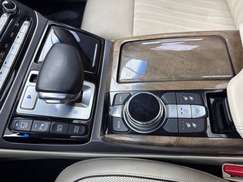 2019 Genesis G90
