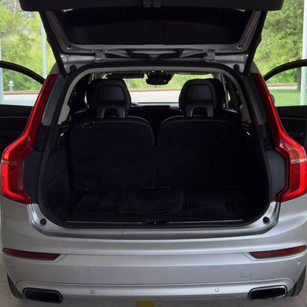 2019 Volvo XC90 T6 Momentum