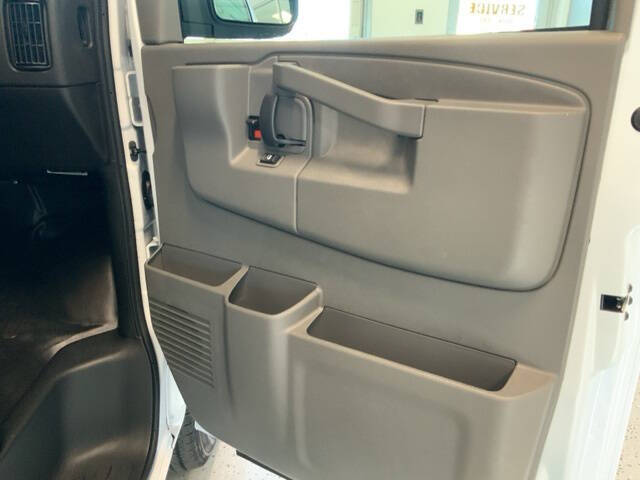 2025 Chevrolet Express 3500