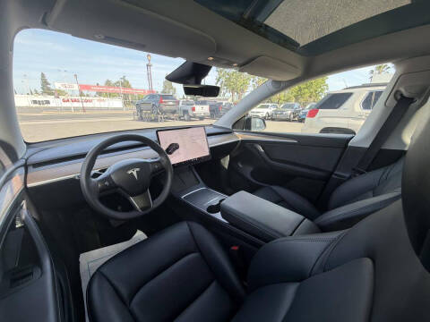 2025 Tesla Model Y Long Range