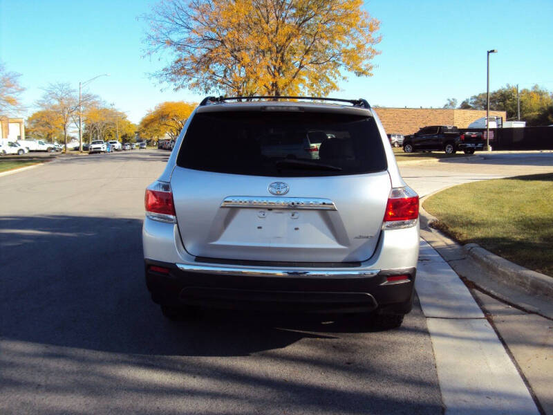 2013 Toyota Highlander Base photo 24