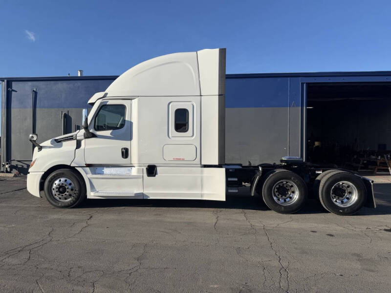 2022 Freightliner Cascadia