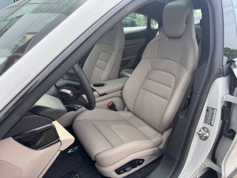 2025 Porsche Taycan 4