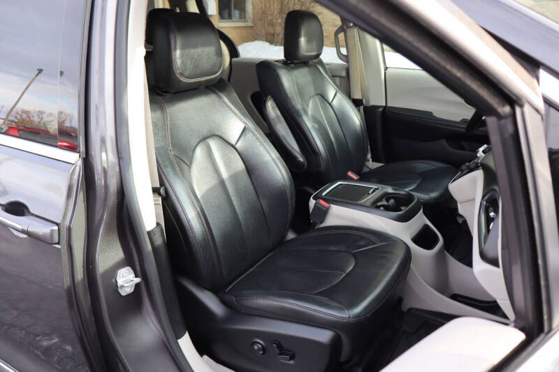 2019 Chrysler Pacifica Touring L Plus