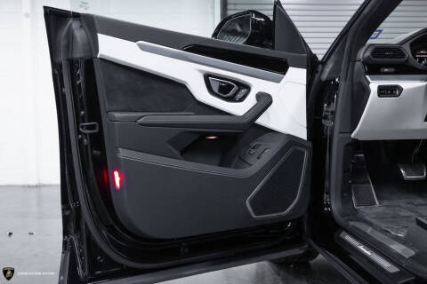 2023 Lamborghini Urus S