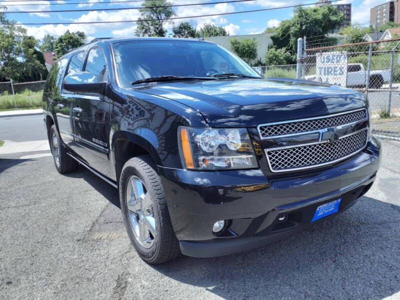 2014 Chevrolet Suburban LTZ's photo