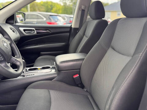 2020 Nissan Pathfinder S