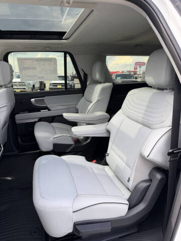 2027 Ford Expedition MAX Platinum