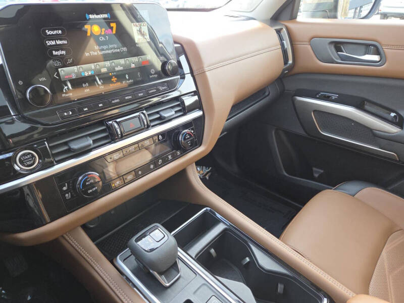 2024 Nissan Pathfinder Platinum