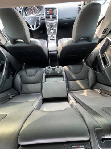 2016 Volvo XC60 T5 Drive-E Premier