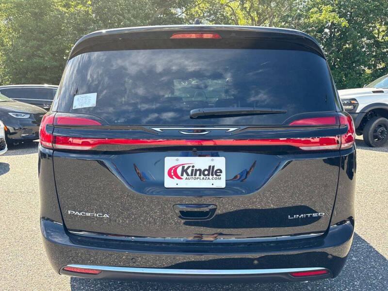 2027 Chrysler Pacifica Limited