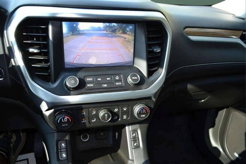 2017 GMC Acadia SLE-2