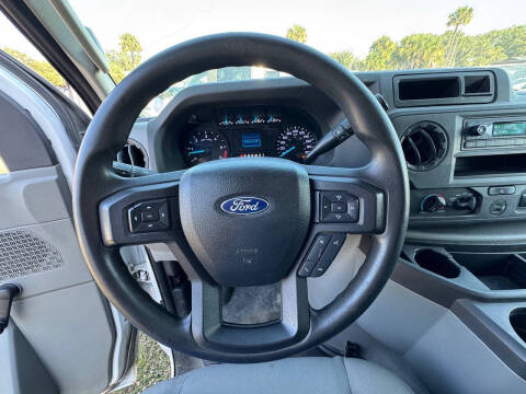 2021 Ford E-Series E-450 SD