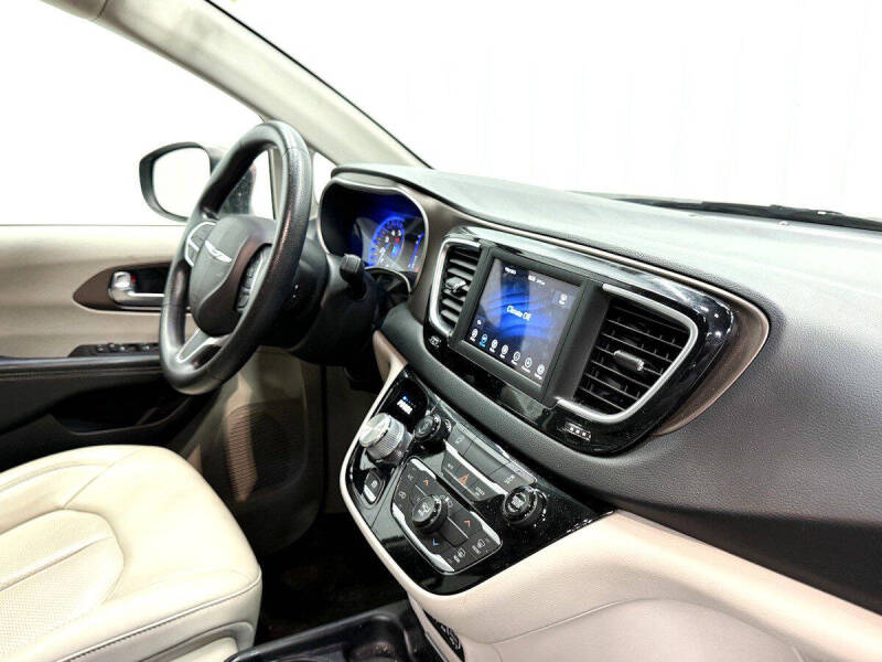 2021 Chrysler Voyager LXi