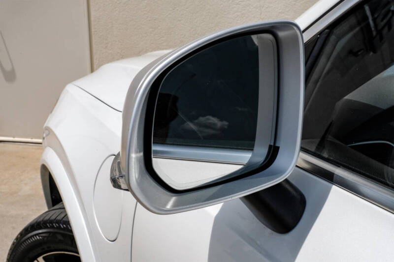 2016 Volvo XC90 T8 eAWD R-Design