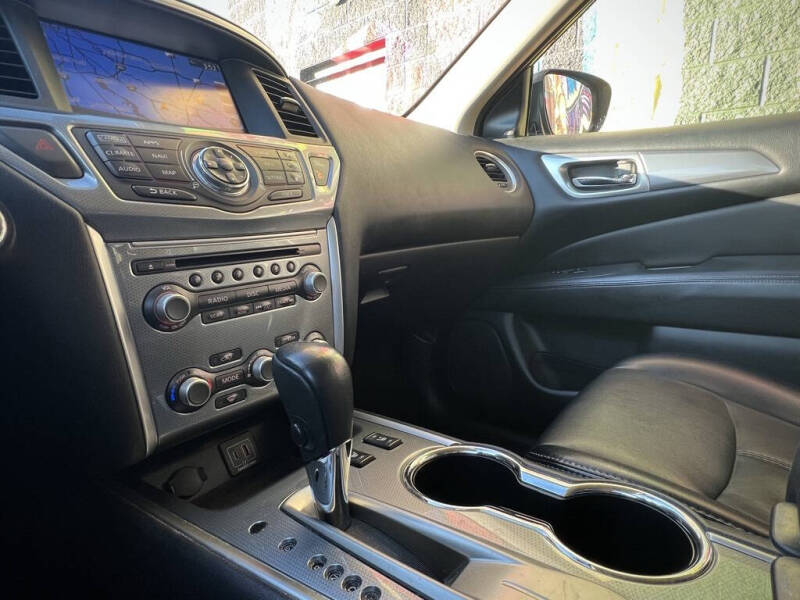 2019 Nissan Pathfinder SL