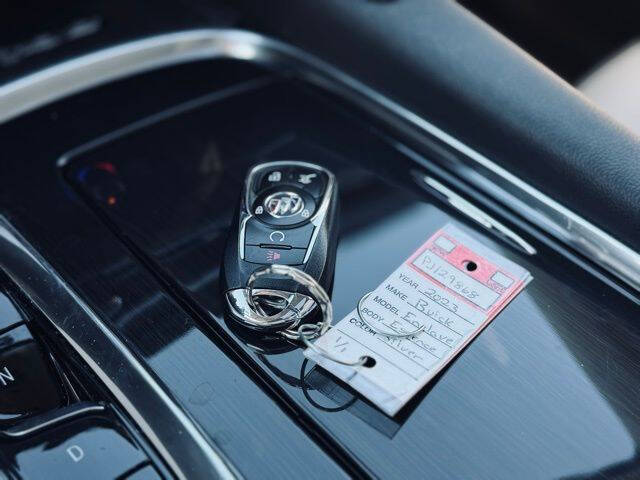 2023 Buick Enclave Essence