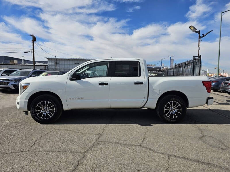 2022 Nissan Titan SV