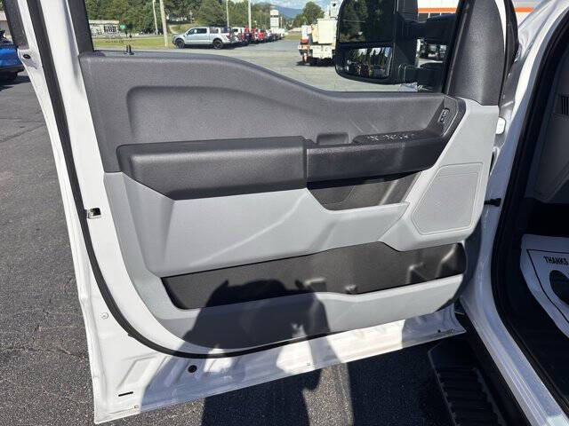 2025 Ford F-350 Super Duty XL