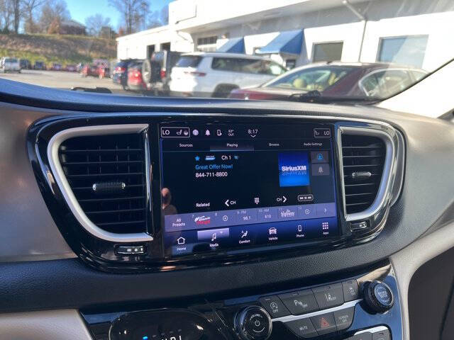 2021 Chrysler Pacifica Touring L