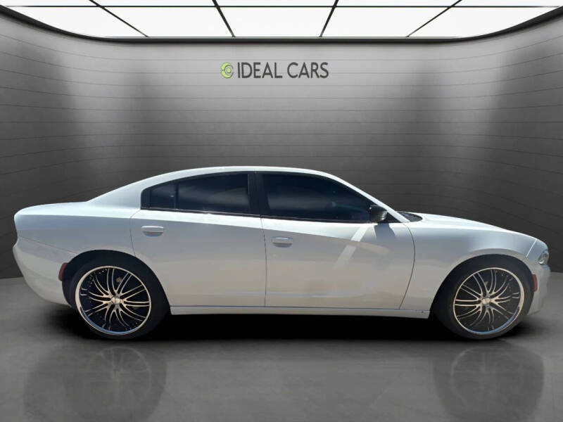 2015 Dodge Charger SE