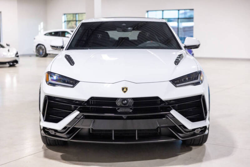 2023 Lamborghini Urus Performante