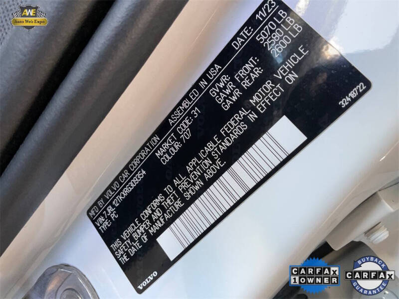 2024 Volvo S60 B5 Core Dark Theme