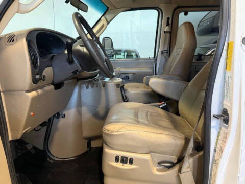 2006 Ford E-Series E-350 SD Chateau