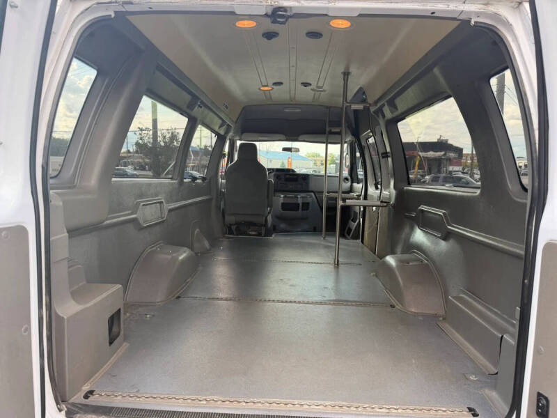 2011 Ford E-Series E-350 SD