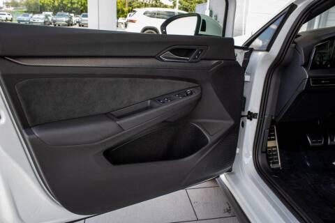 2025 Volkswagen Golf GTI SE