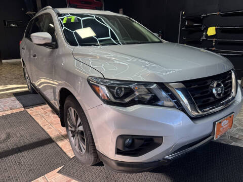 2017 Nissan Pathfinder SV