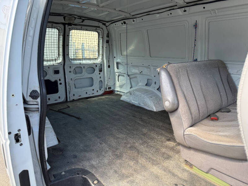 2002 Ford E-Series E-250