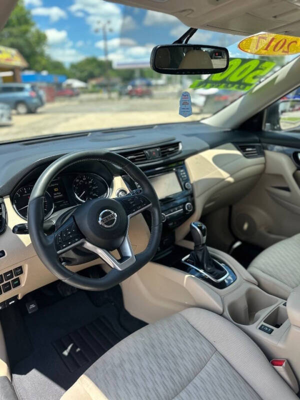 2017 Nissan Rogue SV