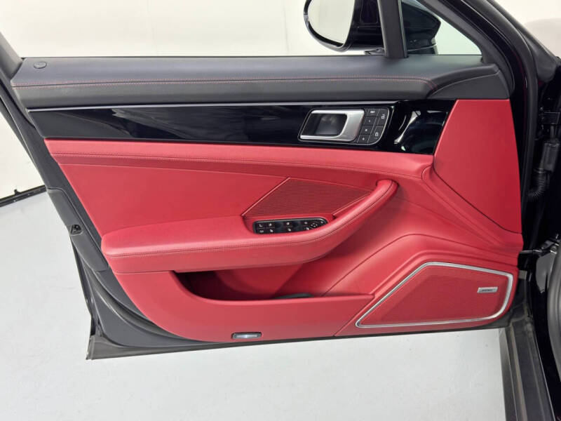 2022 Porsche Panamera 4 E-Hybrid