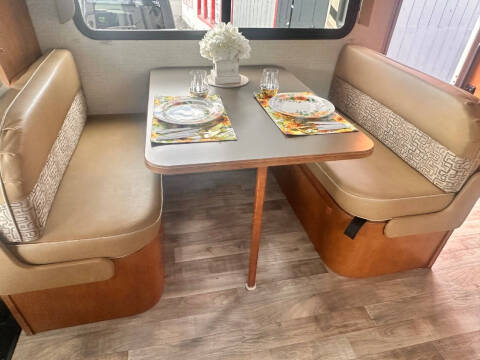 2017 Winnebago Minnie Winnie