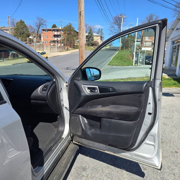 2014 Nissan Pathfinder S