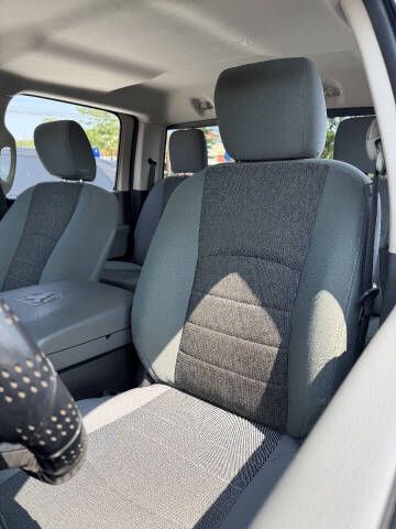 2017 RAM 1500 SLT