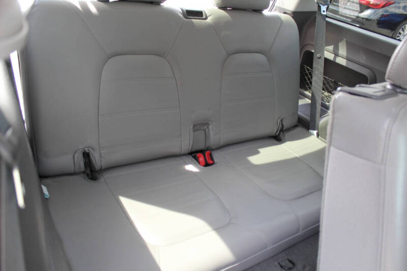 2004 Ford Explorer XLT