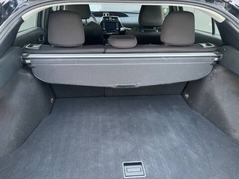 2022 Toyota Prius LE