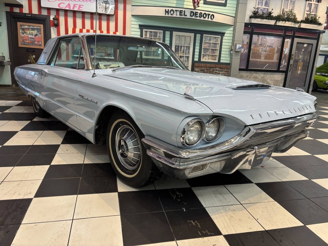 1964 Ford Thunderbird 13