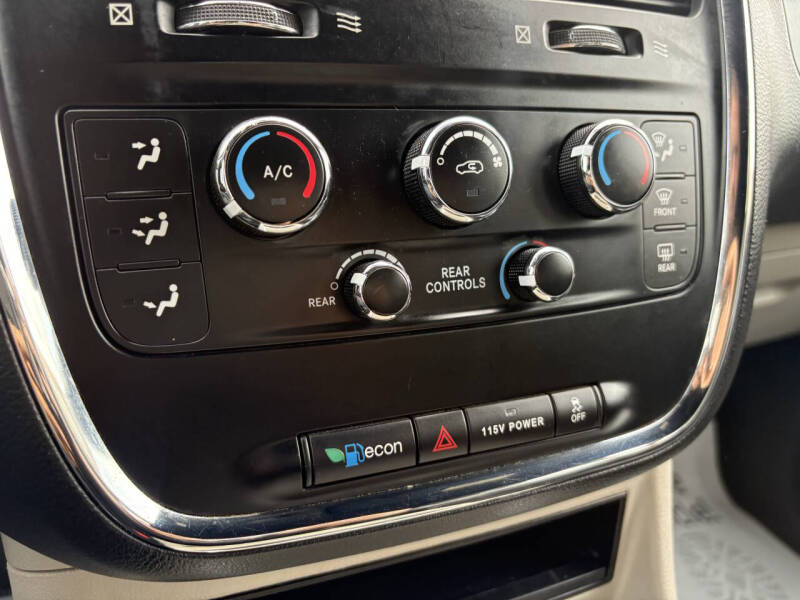 2016 Dodge Grand Caravan SXT Plus